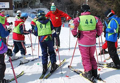 大阪六甲山滑雪1天團- 提供專業滑雪教室方案、新手也能快速掌握滑雪技巧!  (KJA-01)