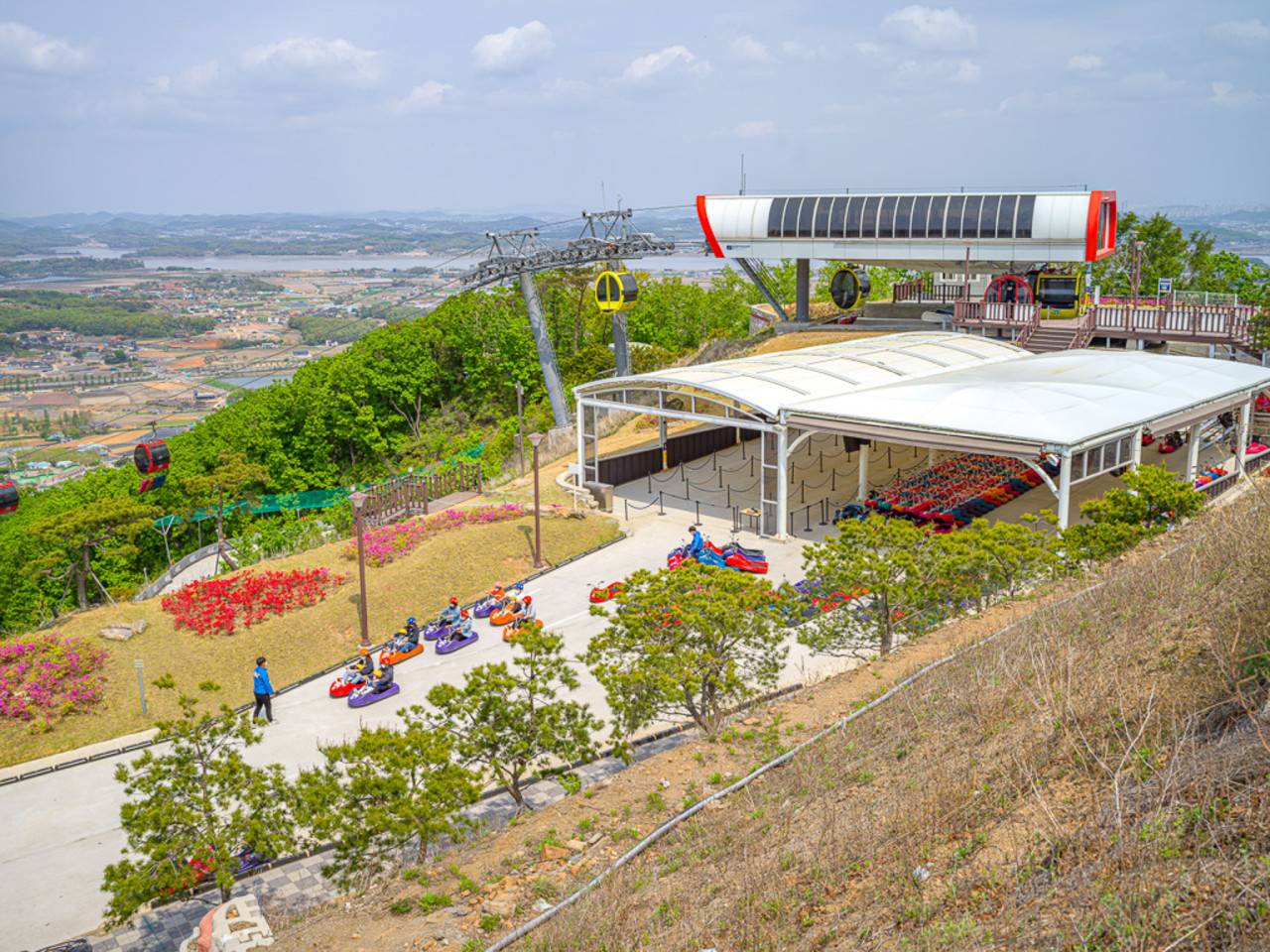 (團號 : LS-01) 期間限定·人氣爆燈Luge+風物市場+Premium Outlet 1天團