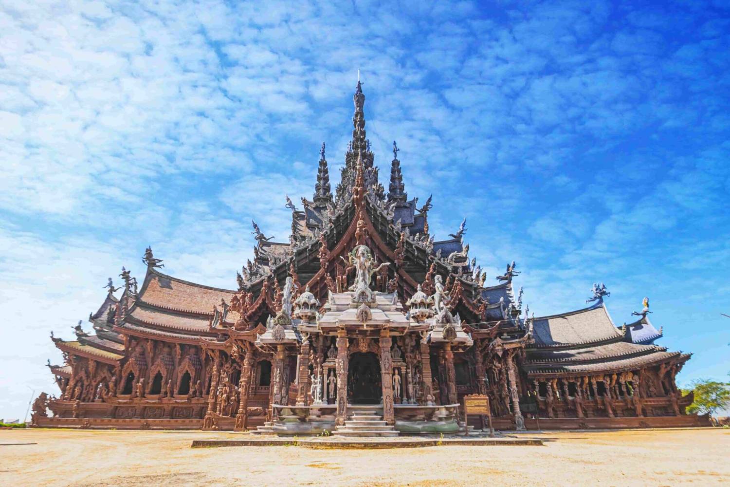 (團號 :PTT-01) 傳統工藝與歷史文化的結晶<真理寺>, 體驗泰國水上風情<四方水上市場>, 挑戰膽量<老虎園>探索, 必訪人氣 海景餐廳