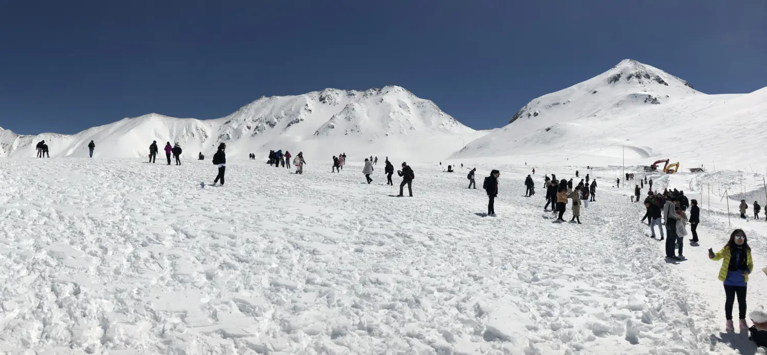 (超值價)〖立山黑部大雪谷〗◎白川鄉◎上高地◎高山古街◎近江町市場◎觀星私人風呂小木屋三天團 KNT-03L【立山黑部漫步’’雪之迴廊’’,世界文化遺產-白川鄉合掌村,日本唯一淨土上高地,三大名園兼六園,高山古街】名古屋出發