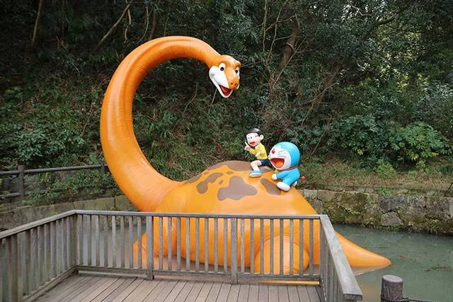 東京 多啦A夢一天團【 藤子·F·不二雄博物館、橫濱World Porters的室內動物園 , 紅磚倉庫 】(KTS-01H)