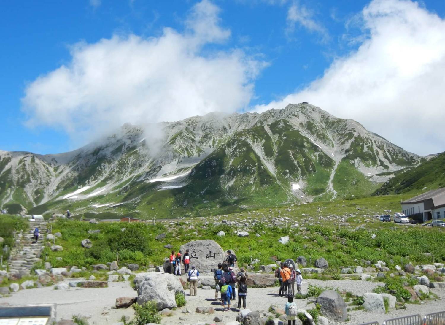 立山黑部三天團 【保證入住星級酒店-OMO5星野集團◎白川鄉◎上高地◎立山黑部立山黑部-黑部水壩洩洪◎高山古街◎近江町市場◎古式溫泉-浅間の湯】名古屋出發KN-03N