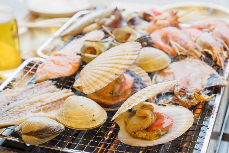 東京出發◆食盡海鮮浜焼+密瓜採摘體驗◆伊豆半島一天遊【海鮮浜焼60分鐘任食 ▎時令密瓜採摘體驗+試食 ▎日本最長400公尺吊橋- 三島天空步道 ▎熱海銀座商店街】(KTI-01A2)
