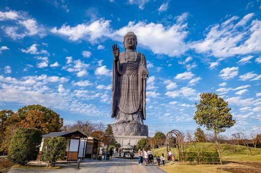 秋日東京大洗紅葉之旅、日立車站、銀杏並木、那珂湊魚市場、花貫渓谷、神龍吊橋、牛久大佛,秋色美景 2天團KTK-02A