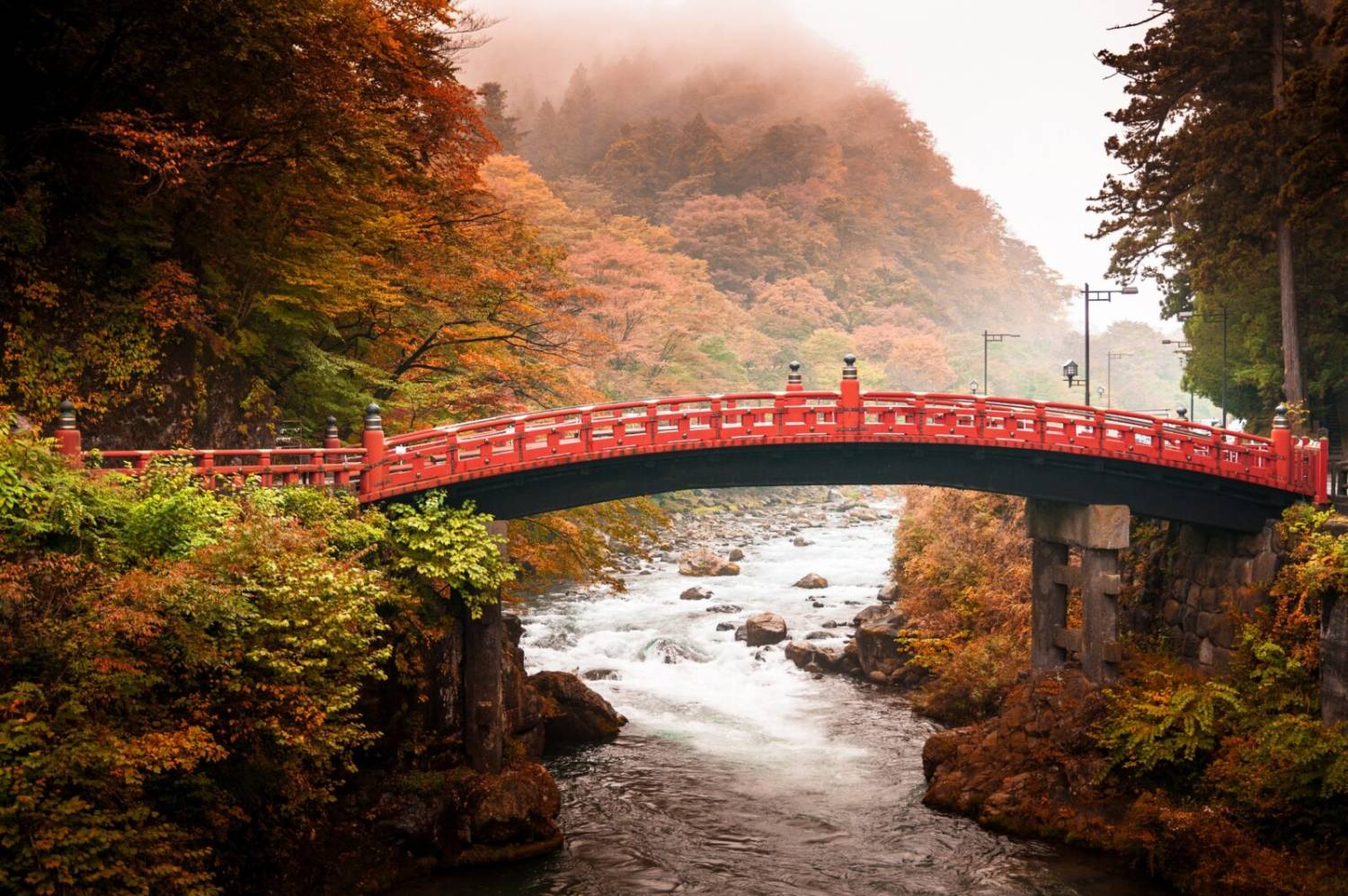 東京出發◆日光紅葉東照宮、神橋、伊呂波坂、佐野OUTLET、華嚴瀑布、中禅寺包車2天遊(KTK-02A2)