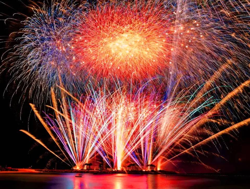 沖繩花火祭典一天團【萬座毛◎海洋博公園◎】KOH-01